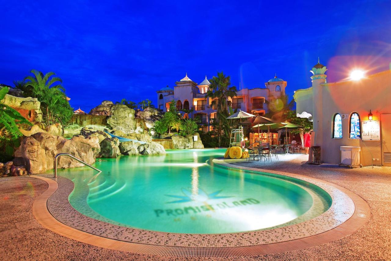 Promisedland Resort & Lagoon Shoufeng Dış mekan fotoğraf The pool at the Phoenician